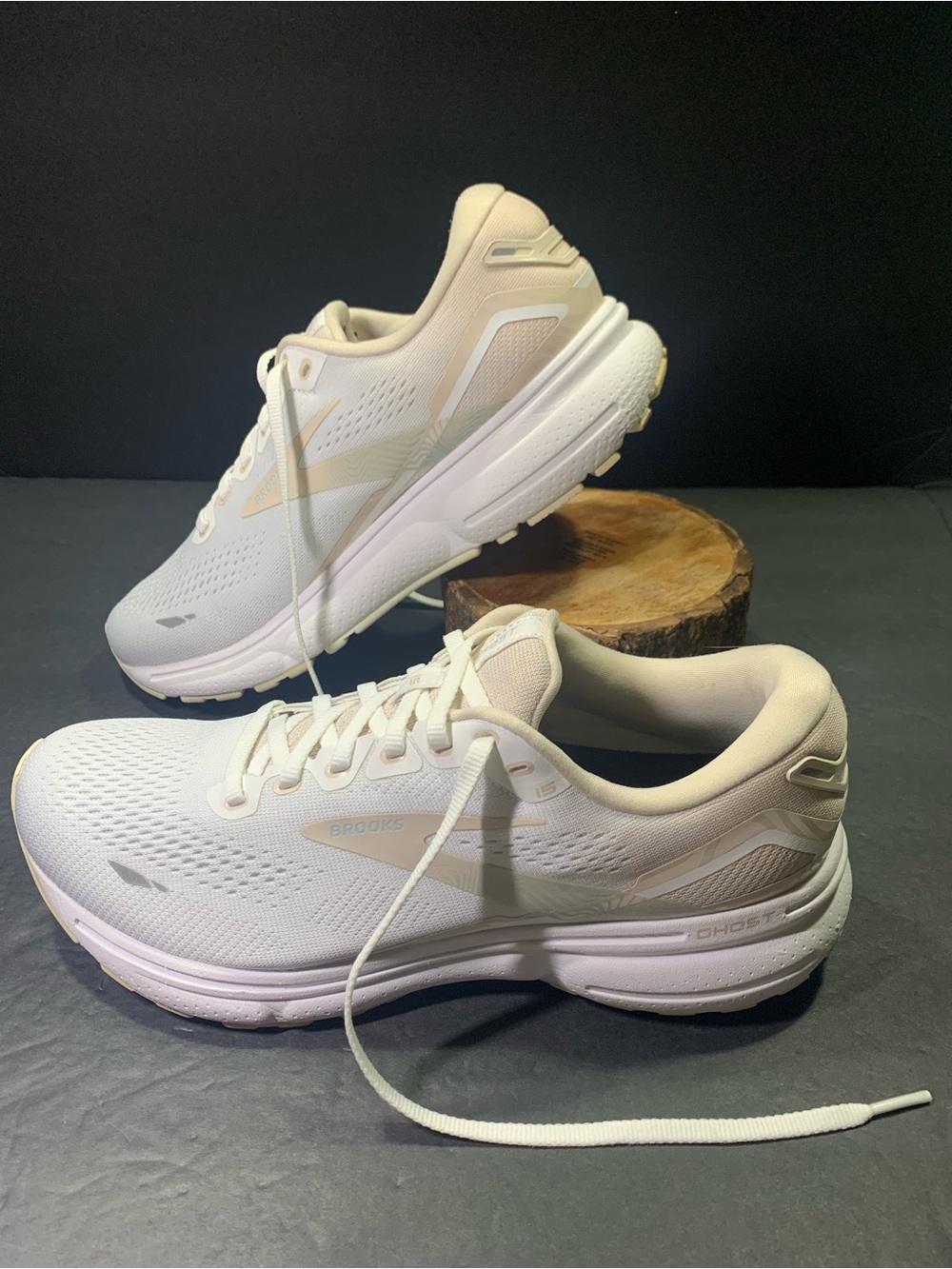 Brooks Ghost 15 Women’s Beige Running Walking Sneakers Shoe Size- 10